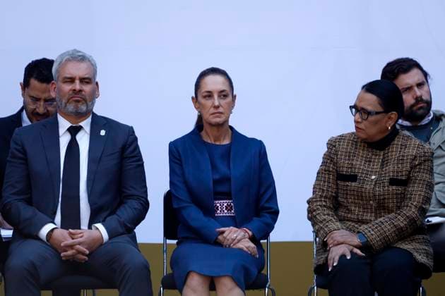 (l-R) Governor of the State of Michoacan, Alfredo RamoÂ­rez Bedolla; MexicoÃ¢â‚¬â ¢s President Claudia Sheinbaum Pardo and. MexicoÃ¢â‚¬â ¢s Minister of the Interior, Rosa Icela RodroÂ­guez during the presentation of the Plan Michoacan for Peace and Justice at the National Palace. on November 9, 2025, in Mexico City, Mexico. Mexico City Mexico - ZUMAe321 20251109_zia_e321_011 Copyright: xLuisxBarronx