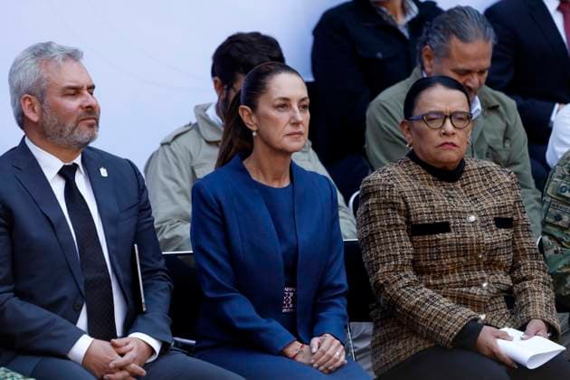 (l-R) Governor of the State of Michoacan, Alfredo RamoÂ­rez Bedolla; MexicoÃ¢â‚¬â ¢s President Claudia Sheinbaum Pardo and. MexicoÃ¢â‚¬â ¢s Minister of the Interior, Rosa Icela RodroÂ­guez during the presentation of the Plan Michoacan for Peace and Justice at the National Palace. on November 9, 2025, in Mexico City, Mexico. Mexico City Mexico - ZUMAe321 20251109_zia_e321_018 Copyright: xLuisxBarronx