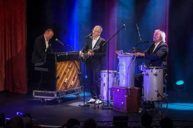 joost HansaTheater Söhne Soehne Hamburgs Joja Wendt, Stefan Gwildis and Rolf Clausen as guests at the opening gala variety show at the Hansa Theater season Eroeffung 2025 2026 on 06 11 2025 in Hamburg Hamburg Germany
