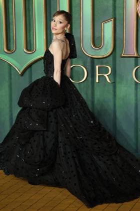 . 10 11 2025. London, United Kingdom. Ariana Grande arriving at the Wicked: For Good premiere in London.  xStephenxLockx xi-Imagesx IIM-26366-0004
