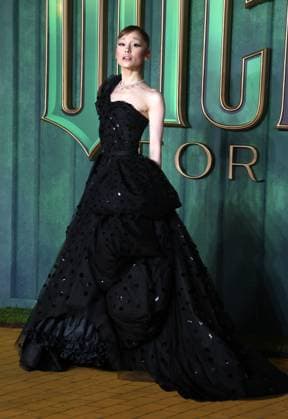 Wicked: For Good European Premiere at Cineworld Leicester Square in London - 10 Nov 2025 Ariana Grande attends the Wicked: For Good European Premiere at Cineworld Leicester Square. London United Kingdom Copyright: xFredxDuvalx xSOPAxImagesx FD_Wicked_For_Good_08