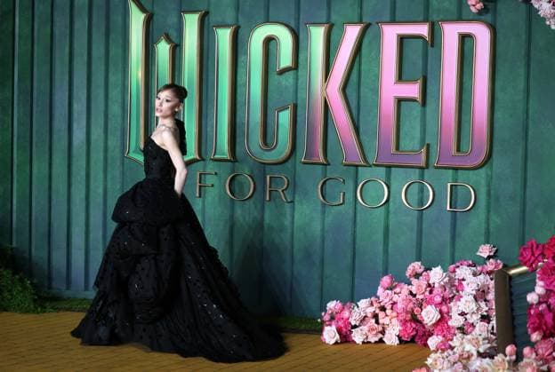 Wicked: For Good European Premiere at Cineworld Leicester Square in London - 10 Nov 2025 Ariana Grande attends the Wicked: For Good European Premiere at Cineworld Leicester Square. London United Kingdom Copyright: xFredxDuvalx xSOPAxImagesx FD_Wicked_For_Good_09