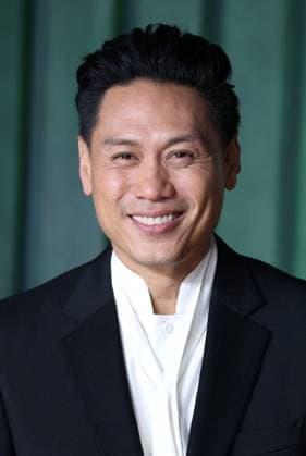 Wicked: For Good European Premiere at Cineworld Leicester Square in London - 10 Nov 2025 Jon M. Chu attends the Wicked: For Good European Premiere at Cineworld Leicester Square. London United Kingdom Copyright: xFredxDuvalx xSOPAxImagesx FD_Wicked_For_Good_21