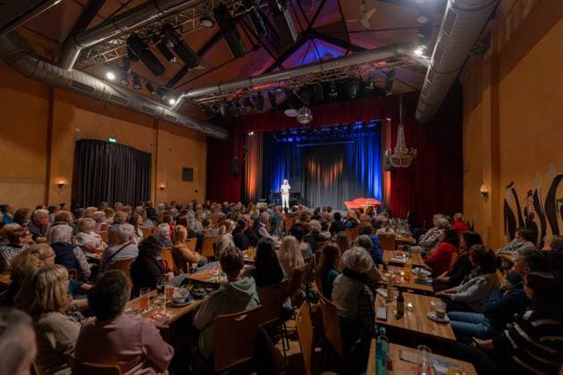 Sisters of Comedy Nachgelacht at Haus der Springmaus in Bonn 10 11 2025 Sisters of Comedy Nachgelacht, charity show at Haus der Springmaus in Bonn Endenich on November 10, 2025 Hosted by Mirja Boes The nationwide format brings female artists from the comedy, cabaret and slam sc Copyright: xBonn.digitalx xMarcxJohnx