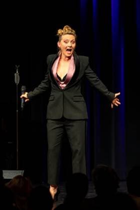 Sisters of Comedy Nachgelacht at Haus der Springmaus in Bonn 10 11 2025 Singer Peggy Sugarhill Sisters of Comedy Nachgelacht, benefit show at Haus der Springmaus in Bonn Endenich on November 10, 2025 Hosted by Mirja Boes The nationwide format brings Copyright: xBonn.digitalx xMarcxJohnx