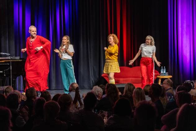 Sisters of Comedy Nachgelacht at Haus der Springmaus in Bonn 10 11 2025 Improcomedy Ensemble Mice Girls Lukas Frings, Mia Geese, Stefany Dreyer and Christina Stephan Sisters of Come Copyright: xBonn.digitalx xMarcxJohnx