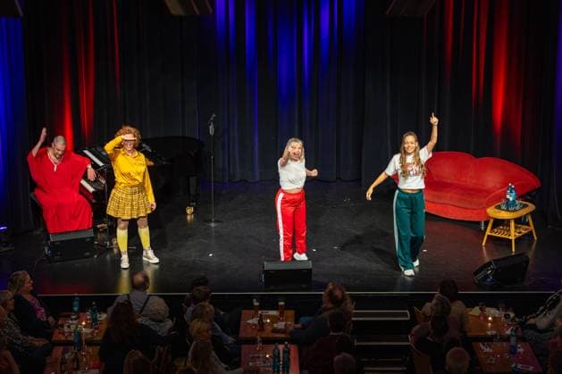 Sisters of Comedy Nachgelacht at Haus der Springmaus in Bonn 10 11 2025 Improcomedy Ensemble Mice Girls Lukas Frings, Mia Geese, Stefany Dreyer and Christina Stephan Sisters of Come Copyright: xBonn.digitalx xMarcxJohnx