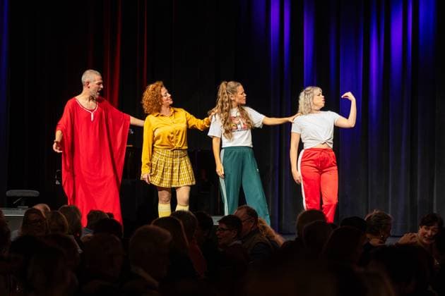 Sisters of Comedy Nachgelacht at Haus der Springmaus in Bonn 10 11 2025 Improcomedy Ensemble Mice Girls Lukas Frings, Mia Geese, Stefany Dreyer and Christina Stephan Sisters of Come Copyright: xBonn.digitalx xMarcxJohnx