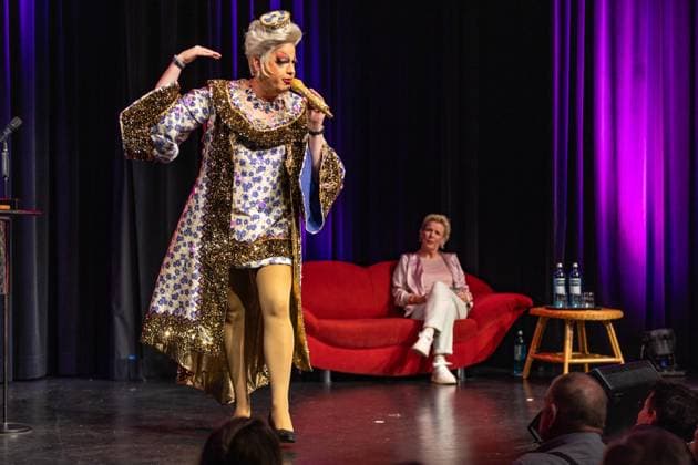 Sisters of Comedy Nachgelacht at Haus der Springmaus in Bonn 10 11 2025 Travesty artist Julie Voyage Ken Reise and comedian and presenter Mirja Boes Sisters of Comedy Nachgelacht, benefit Copyright: xBonn.digitalx xMarcxJohnx