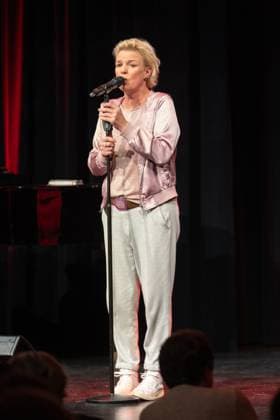 Sisters of Comedy Nachgelacht at Haus der Springmaus in Bonn 10 11 2025 Comedian and presenter Mirja Boes Sisters of Comedy Nachgelacht, benefit show at Haus der Springmaus in Bonn Endenich on 10 November 2025 Presented by Mirja Boes The Copyright: xBonn.digitalx xMarcxJohnx