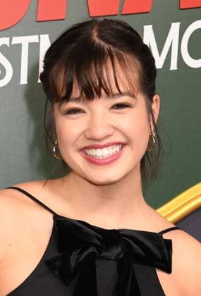 Celebrity arrivals for the premiere of A Very Jonas Christmas Movie at New York City Center Featuring: Peyton Elizabeth Lee Where: New York City, New York, United States When: 10 Nov 2025 Credit: mpi099 MediaPunch INSTARimages EDITORIAL USE ONLY. NOT FOR USE BY NEWSPAPERS BASED IN THE UK. Copyright: xx instar55259315