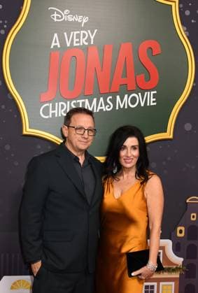 Celebrity arrivals for the premiere of A Very Jonas Christmas Movie at New York City Center Featuring: Kevin Jonas Sr. and Denise Jonas Where: New York City, New York, United States When: 10 Nov 2025 Credit: mpi099 MediaPunch INSTARimages EDITORIAL USE ONLY. NOT FOR USE BY NEWSPAPERS BASED IN THE UK. Copyright: xx instar55259255