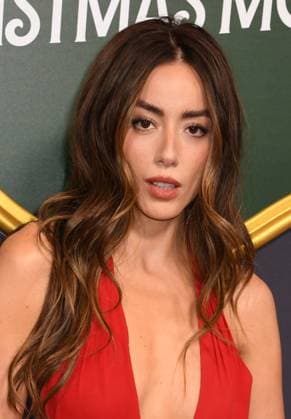 Celebrity arrivals for the premiere of A Very Jonas Christmas Movie at New York City Center Featuring: Chloe Bennet Where: New York City, New York, United States When: 10 Nov 2025 Credit: mpi099 MediaPunch INSTARimages EDITORIAL USE ONLY. NOT FOR USE BY NEWSPAPERS BASED IN THE UK. Copyright: xx instar55259211