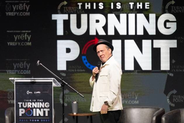 November 10, 2025, Berkeley, Ca, USA: Comedian and acto,r Rob Schneider, mimics actor Robert De Niro, after he met him at a Saturday Night Live show during the Turning Point USA tour at the UC Berkeley on Monday, Nov. 10, 2025, in Berkeley. The group was founded by late conservative activist Charlie Kirk. Berkeley USA - ZUMAj89_ 20251110_zaf_j89_030 Copyright: xPaulxKitagakixJr.x