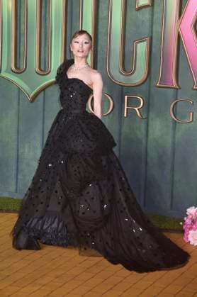 European Premiere of Wicked For Good at Cineworld, Leicester Square, London. - 10 November 2025. Ariana Grande at the European Premiere of Wicked For Good at Cineworld in Leicester Square, 5-6 Leicester Square, London WC2H 7NA on Monday 10 November 2025., Credit:Sue Andrews Avalon Leicester Square, London WC2H 7NA, London  Copyright: xSuexAndrewsx xAvalonx 1051725466