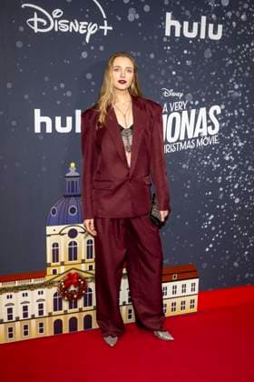 November 10, 2025, New York, United States: Vlada Roslyakova attends Disney+ s A Very Jonas Christmas Movie New York Premiere at New York City Center. New York United States - ZUMAs197 20251110_aaa_s197_356 Copyright: xRonxAdarx