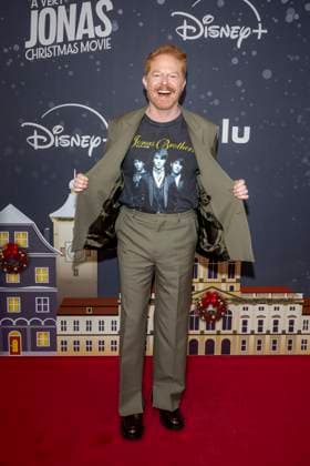 November 10, 2025, New York, United States: Jesse Tyler Ferguson attends Disney+ s A Very Jonas Christmas Movie New York Premiere at New York City Center. New York United States - ZUMAs197 20251110_aaa_s197_374 Copyright: xRonxAdarx