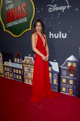 November 10, 2025, New York, United States: Chloe Bennet attends Disney+ s A Very Jonas Christmas Movie New York Premiere at New York City Center. New York United States - ZUMAs197 20251110_aaa_s197_389 Copyright: xRonxAdarx