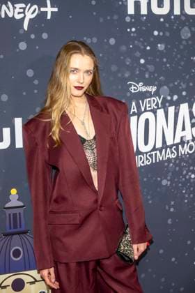 November 10, 2025, New York, United States: Vlada Roslyakova attends Disney+ s A Very Jonas Christmas Movie New York Premiere at New York City Center. New York United States - ZUMAs197 20251110_aaa_s197_391 Copyright: xRonxAdarx