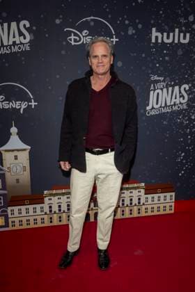 November 10, 2025, New York, United States: Michael Park attends Disney+ s A Very Jonas Christmas Movie New York Premiere at New York City Center. New York United States - ZUMAs197 20251110_aaa_s197_394 Copyright: xRonxAdarx