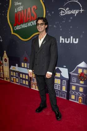 November 10, 2025, New York, United States: Joe Jonas attends Disney+ s A Very Jonas Christmas Movie New York Premiere at New York City Center. New York United States - ZUMAs197 20251110_aaa_s197_430 Copyright: xRonxAdarx