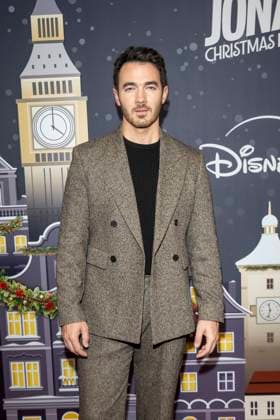 November 10, 2025, New York, United States: Kevin Jonas attends Disney+ s A Very Jonas Christmas Movie New York Premiere at New York City Center. New York United States - ZUMAs197 20251110_aaa_s197_435 Copyright: xRonxAdarx