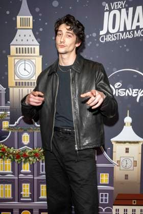 November 10, 2025, New York, United States: Milo Manheim attends Disney+ s A Very Jonas Christmas Movie New York Premiere at New York City Center. New York United States - ZUMAs197 20251110_aaa_s197_439 Copyright: xRonxAdarx