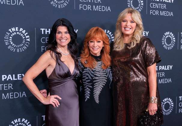 November 10, 2025, Beverly Hills, California, USA: Maureen J. Reidy, Reba McEntire and Melissa Peterman on the red carpet of the 2025 Paley Honors Fall Gala held on Monday November 10, 2025 at the Hilton Hotel in Beverly Hills, California. JAVIER ROJAS PI Beverly Hills USA - ZUMAp124 20251110_zaa_p124_102 Copyright: xJavierxRojasx