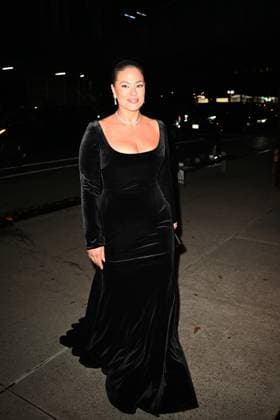 Celebrities arrive for CVFF Vogue Dinner Featuring: Ashley Graham Where: New York City, New York, United States When: 10 Nov 2025 Credit: Elder Ordonez INSTARimages EDITORIAL USE ONLY. NOT FOR USE BY NEWSPAPERS BASED IN THE UK. Copyright: xx instar55259118