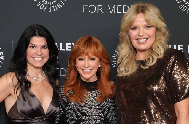 10 November 2025 - Beverly Hills, California - Maureen J. Reidy, Reba McEntire, Melissa Peterman. The 2025 Annual Paley Honors Fall Gala held at The Beverly Hilton. Beverly Hills USA - ZUMAa123 20251110_zaa_a123_158 Copyright: xADx