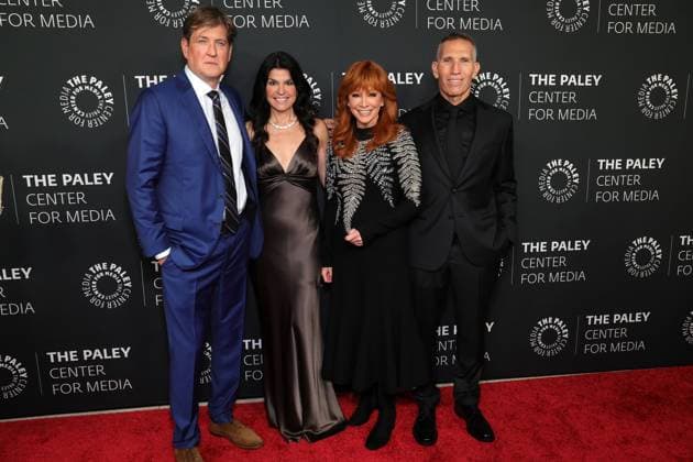 10 November 2025 - Beverly Hills, California - Bill Lawrence, Maureen J. Reidy, Reba McEntire, Ynon Kreiz. The 2025 Annual Paley Honors Fall Gala held at The Beverly Hilton. Beverly Hills USA - ZUMAa123 20251110_zaa_a123_182 Copyright: xADx