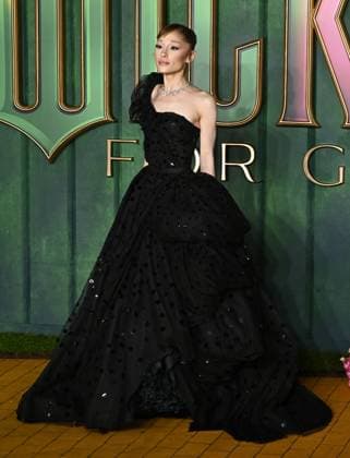 Ariana Grande attends Wicked: For Good European Premiere at Cineworld Leicester Square in London, England. UK. Monday 10th November 2025 Copyright: xJamesxWarrenx adzj8040