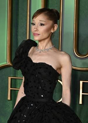 Ariana Grande attends Wicked: For Good European Premiere at Cineworld Leicester Square in London, England. UK. Monday 10th November 2025 Copyright: xJamesxWarrenx adzj8044
