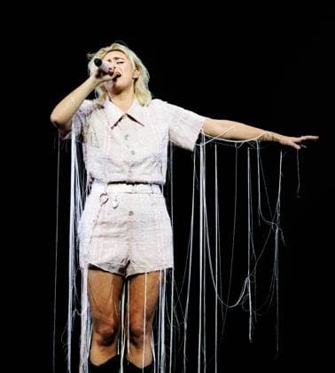 AMSTERDAM Bente Fokkens during a concert at the Royal Theater CarrÃ . The 24-year-old singer performed her show Droom opwaarts (Dream Upward). ANP RAMON VAN FLYMEN netherlands out - belgium out  Copyright: xx x541881974x originalFilename: 541881974.jpg