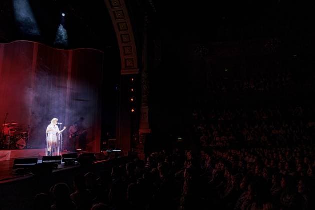 AMSTERDAM Bente Fokkens during a concert at the Royal Theater CarrÃ . The 24-year-old singer performed her show Droom opwaarts (Dream Upward). ANP RAMON VAN FLYMEN netherlands out - belgium out  Copyright: xx x541882010x originalFilename: 541882010.jpg