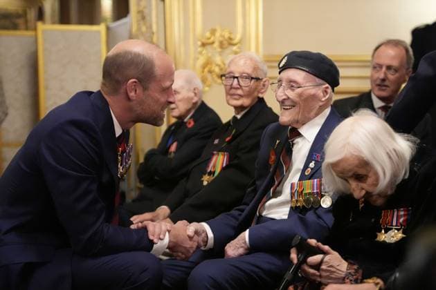 Royal reception for veterans at Windsor Castle The Prince of Wales speaks with veterans at a reception for veterans who served in the Pacific during the Second World War, part of the commemorations marking the 80th anniversary of VJ Day, at Windsor Castle, Berkshire. Picture date: Tuesday November 11, 2025., Credit:Andrew Matthews Avalon UK, Windsor  Copyright: xAndrewxMatthewsx xAvalonx 1051874414