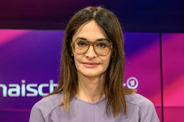 GER, Berlin, Studio, guest at maischberger, Polittalk, TV, format, with presenter Sandra Maischberger, Das Erste, from Adlershof at Studio 20, in the picture from l Iris Sayram ARD , 11 11 2025, Copyright: HMBxMedia UwexKoch