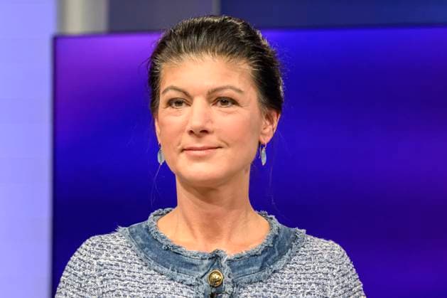 GER, Berlin, Studio, guest at maischberger, Polittalk, TV, format, with presenter Sandra Maischberger, Das Erste, from Adlershof at Studio 20, in the picture from l Sahra Wagenknecht, BSW party chairwoman , 11 11 2025, Copyright: HMBxMedia UwexKoch