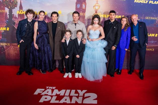 The Family Plan 2 World Premiere - Arrivals LONDON, UNITED KINGDOM - NOVEMBER 11: (L-R) Van Crosby, Michelle Monaghan, Kit Harington, Theodore Lindsay, Mark Wahlberg, Peter Lindsay, Zoe Colletti, Reda Elazouar, Sidse Babett Knudsen and Simon Cellan Jones attend The Family Plan 2 World Premiere at the Curzon Mayfair on November 11, 2025 Loredana Sangiuliano Anadolu London United Kingdom. Editorial use only. Please get in touch for any other usage. Copyright: x2025xAnadoluxLoredanaxSangiulianox