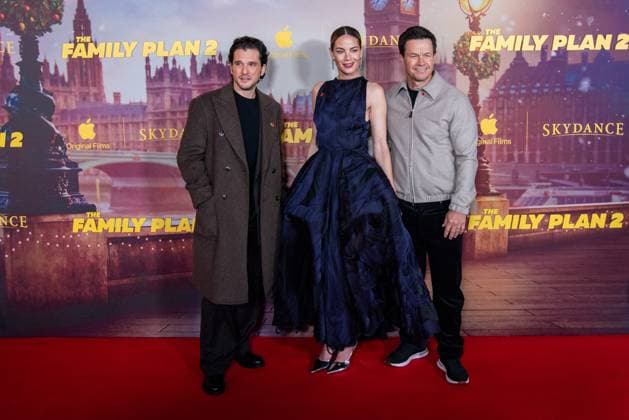 The Family Plan 2 World Premiere - Arrivals LONDON, UNITED KINGDOM - NOVEMBER 11: (L-R) Kit Harington, Michelle Monaghan and Mark Wahlberg attend The Family Plan 2 World Premiere at the Curzon Mayfair on November 11, 2025 Loredana Sangiuliano Anadolu London United Kingdom. Editorial use only. Please get in touch for any other usage.  Copyright: x2025xAnadoluxLoredanaxSangiulianox