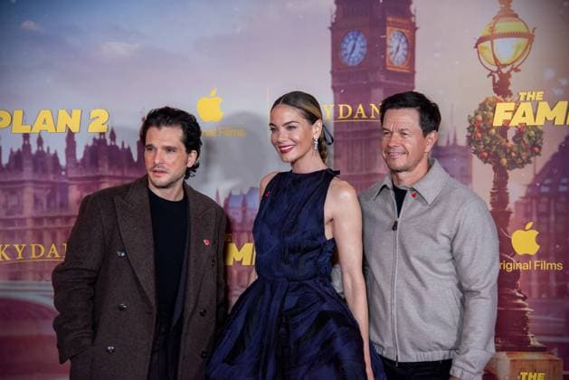 The Family Plan 2 World Premiere - Arrivals LONDON, UNITED KINGDOM - NOVEMBER 11: (L-R) Kit Harington, Michelle Monaghan and Mark Wahlberg attend The Family Plan 2 World Premiere at the Curzon Mayfair on November 11, 2025 Loredana Sangiuliano Anadolu London United Kingdom. Editorial use only. Please get in touch for any other usage.  Copyright: x2025xAnadoluxLoredanaxSangiulianox