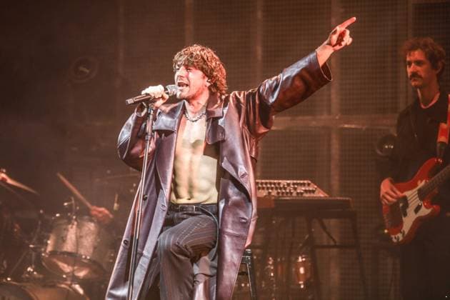 Entertainment Bilder des Tages Music Concert - Rkomi Rkomi during Rkomi, Music Concert in Milan, Italy, November 11 2025 Milan Arcimboldi Theater Italy Copyright: xRobertoxSalemix xLiveMediax LPM_2140749