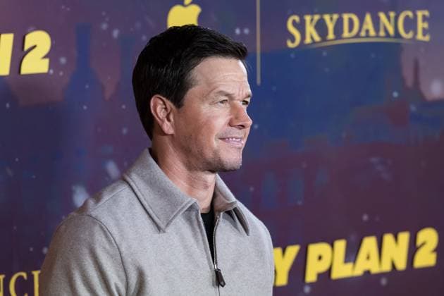 November 11, 2025, London, England, United Kingdom: MARK WAHLBERG attends the World Premiere of The Family Plan 2 at Curzon Mayfair in London. London United Kingdom - ZUMAs371 20251111_zip_s371_043 Copyright: xWiktorxSzymanowiczx