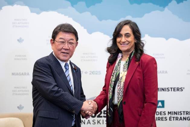 November 11, 2025, Niagara-On-The-Lake, On, Canada: Foreign Affairs Minister Anita Anand greets Minister of Foreign Affairs of Japan Toshimitsu Motegi ahead of a bilateral meeting during the G7 Foreign Ministers Meeting in Niagara-on-the-Lake, Ont., on Tuesday, November 11, 2025. Niagara-On-The-Lake Canada  - ZUMAc35_ 20251111_zaf_c35_253 Copyright: xNickxIwanyshynx
