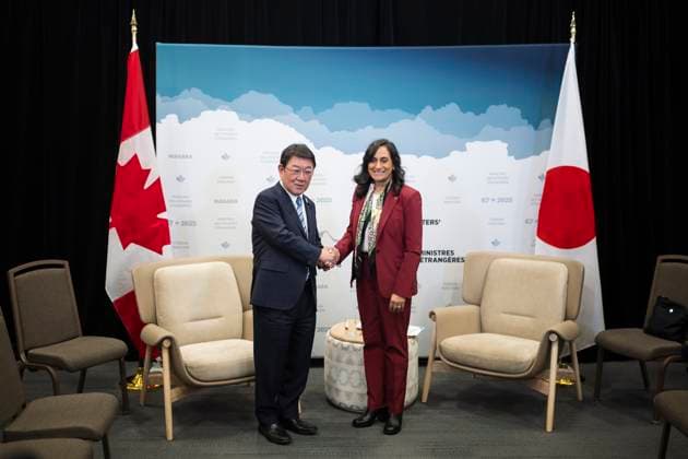 November 11, 2025, Niagara-On-The-Lake, On, Canada: Foreign Affairs Minister Anita Anand greets Minister of Foreign Affairs of Japan Toshimitsu Motegi ahead of a bilateral meeting during the G7 Foreign Ministers Meeting in Niagara-on-the-Lake, Ont., on Tuesday, November 11, 2025. Niagara-On-The-Lake Canada  - ZUMAc35_ 20251111_zaf_c35_256 Copyright: xNickxIwanyshynx