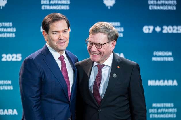 November 11, 2025, Niagara-On-The-Lake, On, Canada: U.S. Secretary of State Marco Rubio (left) and German Foreign Minister Johann Wadephul share a moment ahead of the family photo during the G7 Foreign Ministers Meeting in Niagara-on-the-Lake, Ont., on Tuesday, November 11, 2025. Niagara-On-The-Lake Canada  - ZUMAc35_ 20251111_zaf_c35_263 Copyright: xNickxIwanyshynx