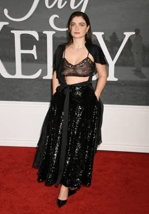 LOS ANGELES, CA- NOVEMBER 11: Eve Hewson at the Los Angeles premiere of Netflix s Jay Kelly at The Egyptian Theatre Hollywood on November 11, 2025 in Los Angeles, California. Copyright: xJeffreyxMayerx