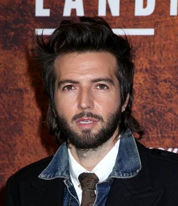 Paramount+ s Landman Season 2 Premiere Guy Burnet attending Paramount+ s Landman Season 2 Premiere held at Alice Tully Hall on November 11, 2025 in New York City, NY New York City Alice Tully Hall NY USA Copyright: xStevenxBergman AFF-USA.COMx