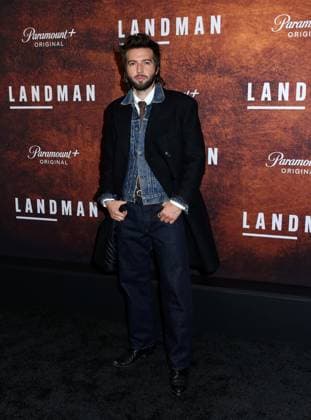Paramount+ s Landman Season 2 Premiere Guy Burnet attending Paramount+ s Landman Season 2 Premiere held at Alice Tully Hall on November 11, 2025 in New York City, NY New York City Alice Tully Hall NY USA Copyright: xStevenxBergman AFF-USA.COMx