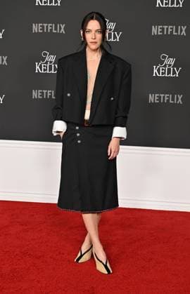˜Jay Kelly™ LA Premiere Riley Keough arriving to the Los Angeles premiere of Jay Kelly at the Egyptian Theatre on November 11, 2025 in Hollywood, Ca. Hollywood Egyptian Theatre California USA Copyright: xLisaxOConnor xAFF-USA.COMx